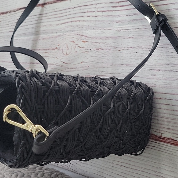 ZARA Elegant Black Woven Tote Bag - Picture 5 of 11